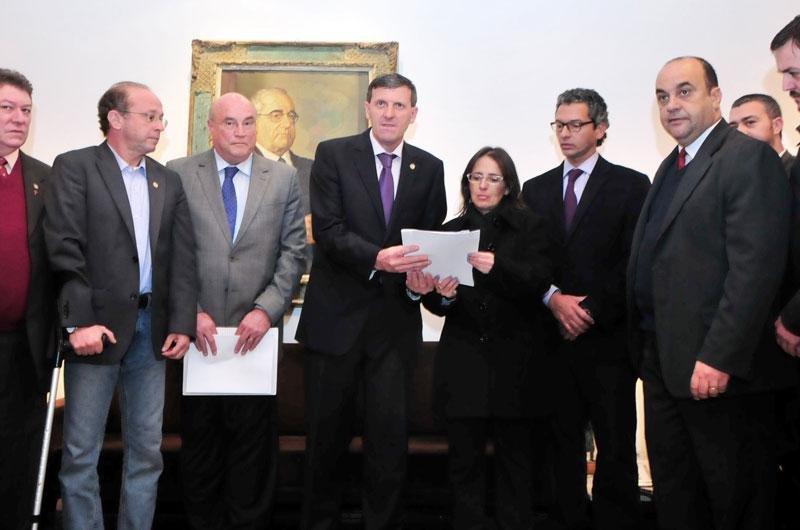 Presidente da Assembleia recebe emendas &agrave; Lei Kiss