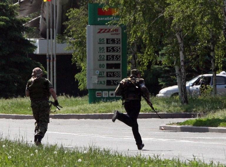 Confronto entre ucranianos e russos em aeroporto deixa 40 mortos 