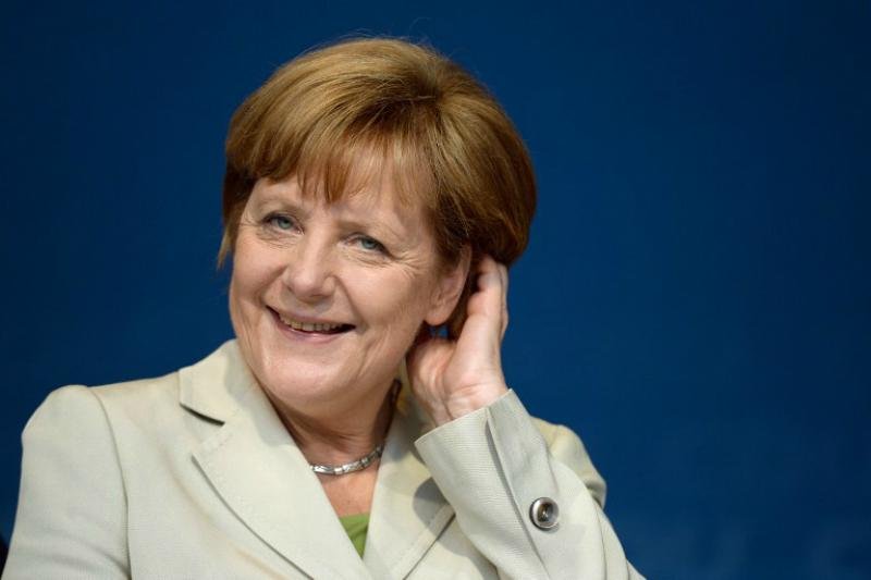Merkel mant&eacute;m posto de mulher mais poderosa do mundo