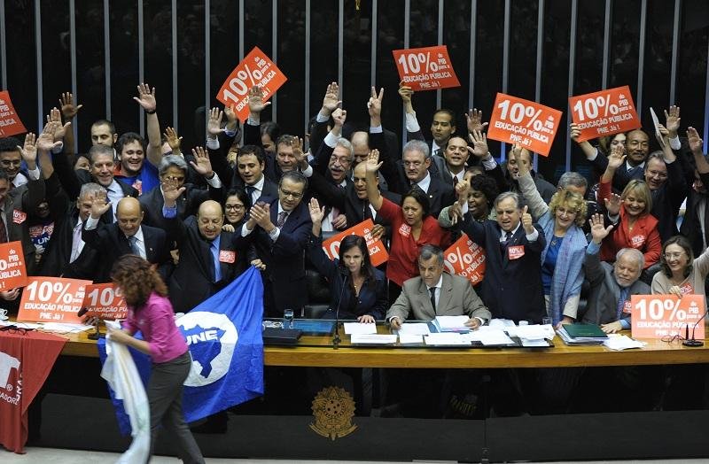 C&acirc;mara aprova texto-base do Plano Nacional da Educa&ccedil;&atilde;o