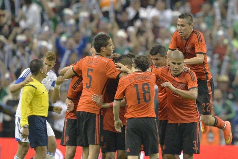Em noite de festa, M&eacute;xico n&atilde;o joga bem, mas vence amistoso contra Israel