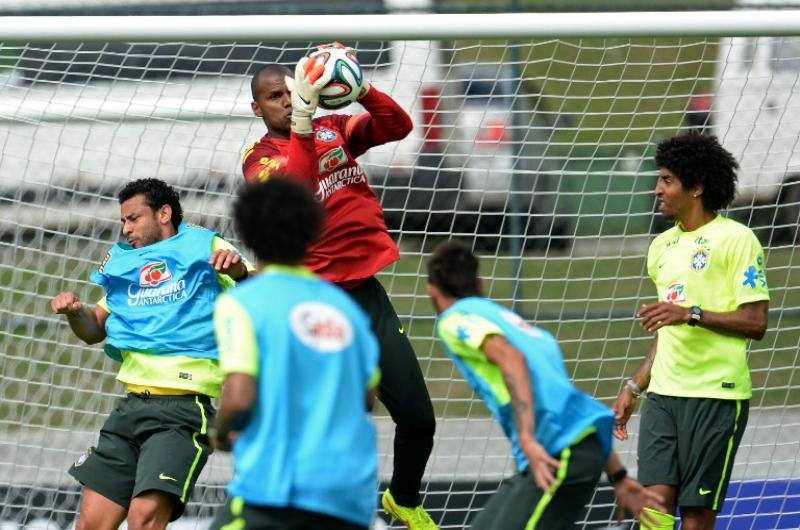 Treinamento da tarde desta sexta-feira na Granja Comary teve a aus&ecirc;ncia de seis jogadores