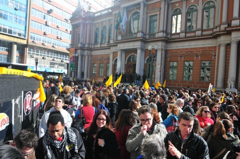 In&iacute;cio da greve &eacute; marcado por ades&atilde;o baixa, garante Prefeitura