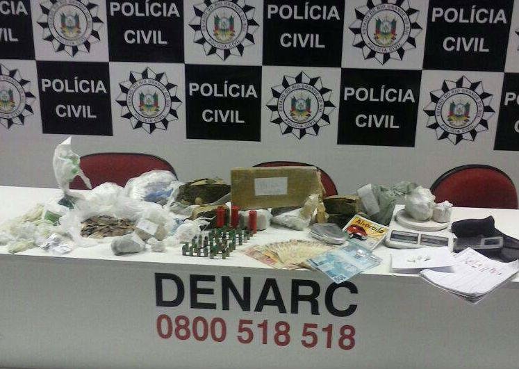 Pol&iacute;cia tamb&eacute;m apreendeu tr&ecirc;s balan&ccedil;as de precis&atilde;o, muni&ccedil;&atilde;o e um carro