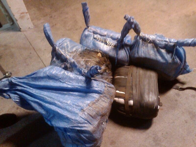 Cinco fardos de coca&iacute;na foram encontrados em um Fiat Strada