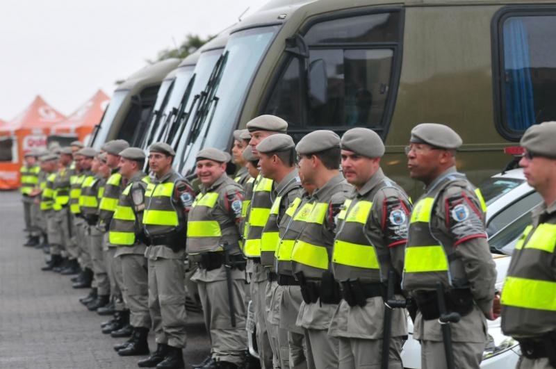 Novos uniformes da BM come&ccedil;aram a ser usados hoje