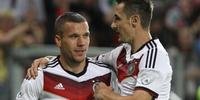 Podolski entra e brilha em goleada alemã sobre Armênia em Mainz