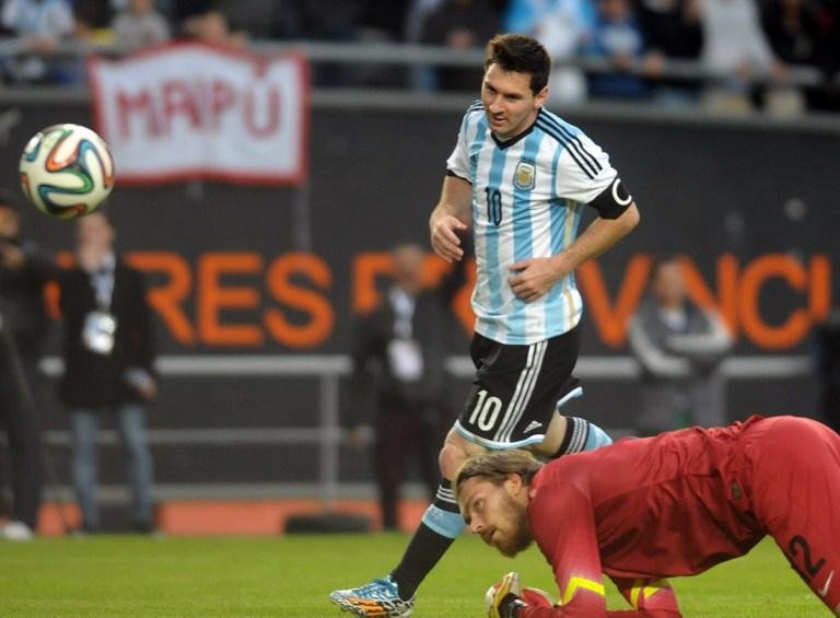 Messi marca e Argentina bate Eslov&ecirc;nia por 2 a 0