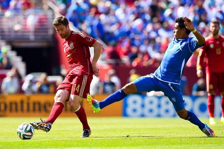 Espanha vence El Salvador por 2 a 0