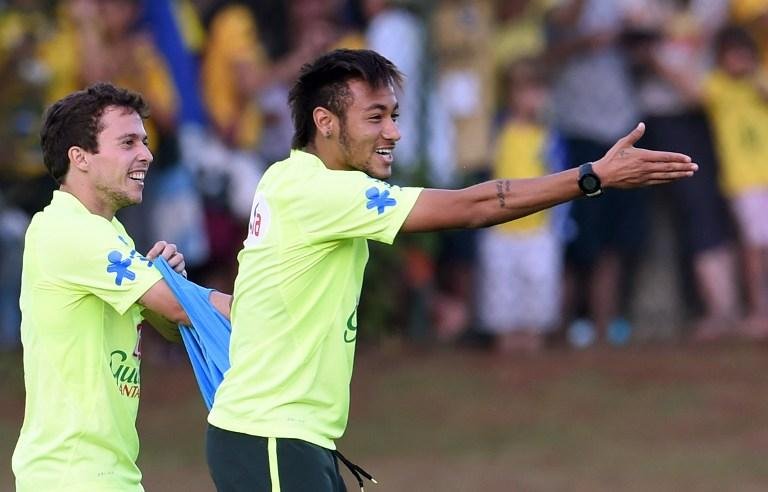 Sele&ccedil;&atilde;o de Bernard e Neymar recebeu folga nesta manh&atilde;