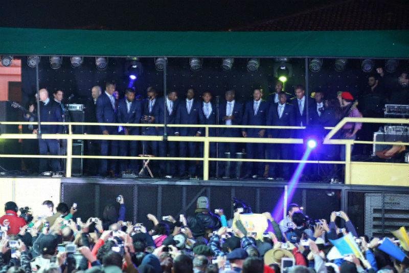 Sele&ccedil;&atilde;o do Equador &eacute; recebida com festa em Viam&atilde;o