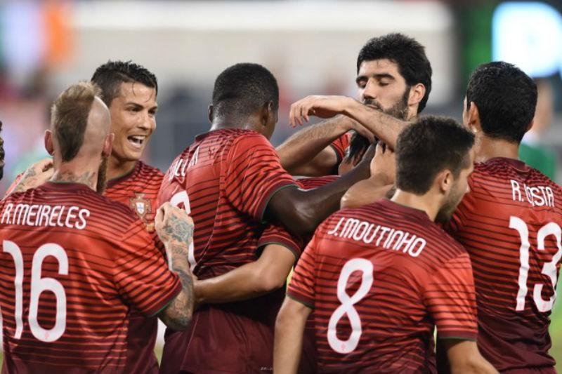 Cristiano Ronaldo volta e coordena goleada de Portugal