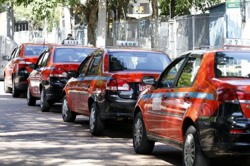T&aacute;xis n&atilde;o podem mais circular com tabelas provis&oacute;rias 