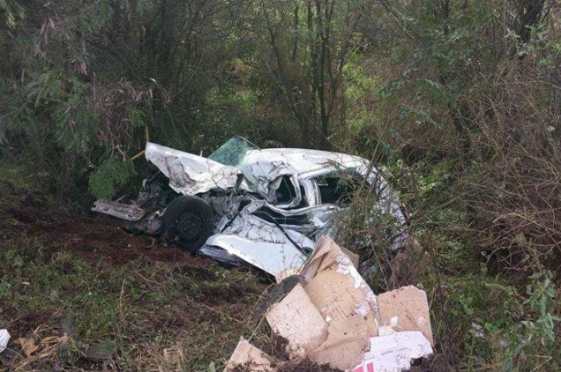 Celta de Tarc&iacute;sio Jo&atilde;o Schneider colidiu contra um caminh&atilde;o bitrem na BR 285