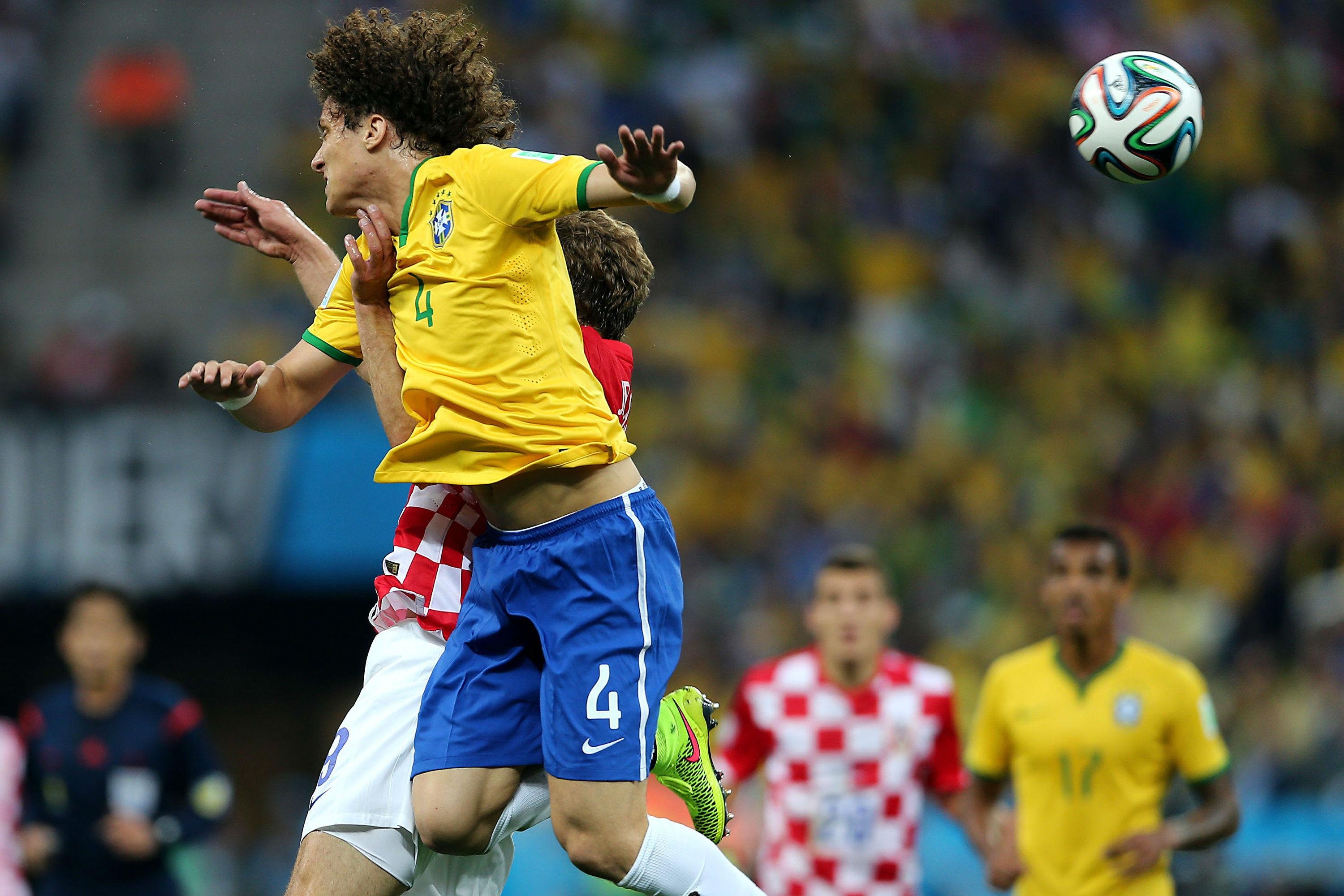 David Luiz (d) v&ecirc; Brasil mais maduro ap&oacute;s Copa das Confedera&ccedil;&otilde;es