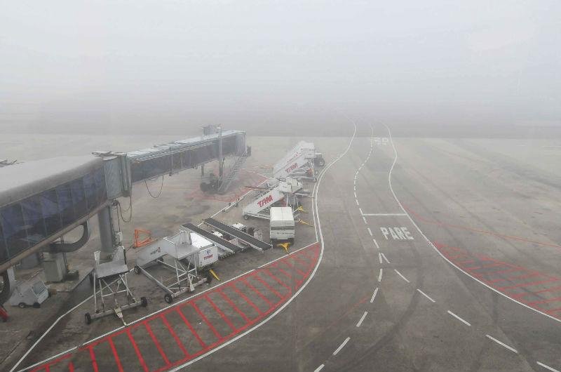 Salgado Filho est&aacute; fechado para pousos devido &agrave; neblina