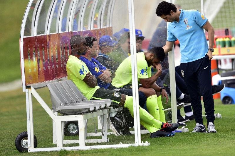 Hulk vira problema e Felip&atilde;o pode mudar time do Brasil