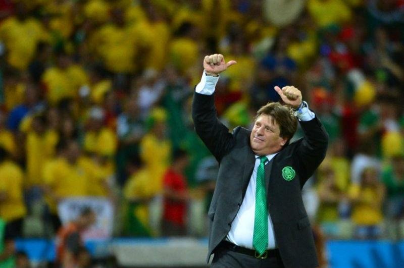 T&eacute;cnico Miguel Herrera destacou atua&ccedil;&atilde;o do time e da torcida