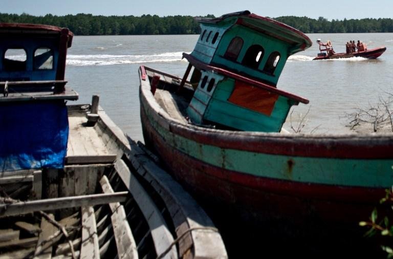 Barcos fazem buscas na Mal&aacute;sia