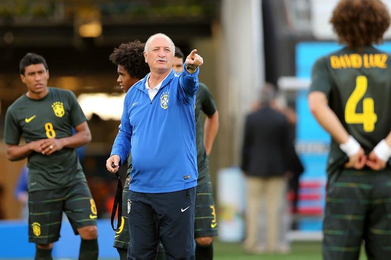 Felip&atilde;o ficou satisfeito com o desempenho da sele&ccedil;&atilde;o na Arena Castel&atilde;o