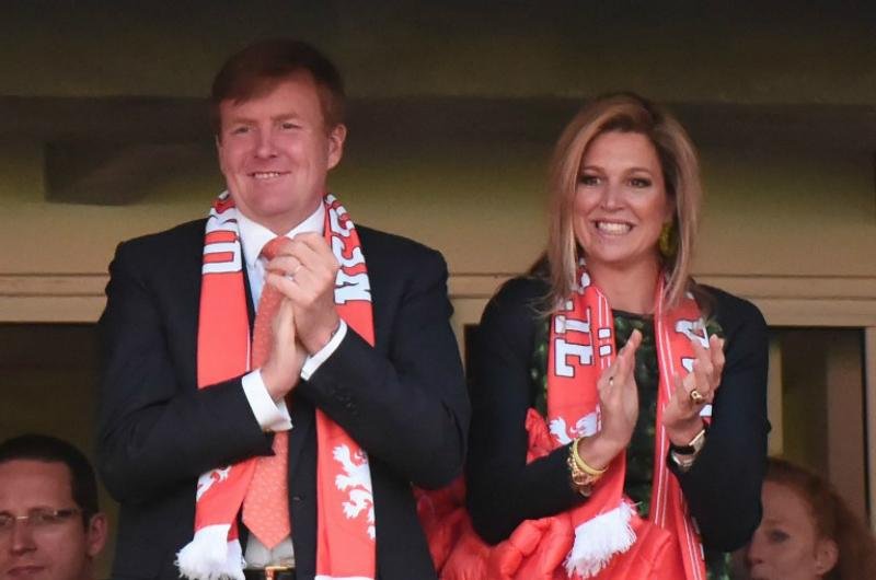Rei Willem-Alexander veio em voo particular e pousou &agrave;s 8h30min na Capital ga&uacute;cha