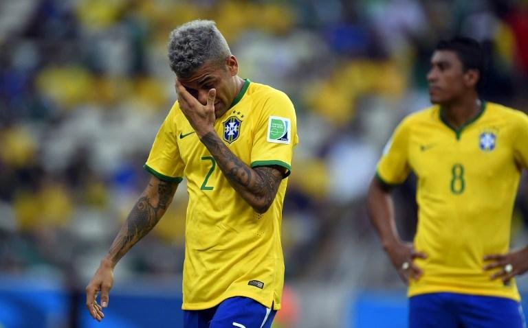 Daniel Alves disse que nao est&aacute; incomodado com cr&iacute;ticas