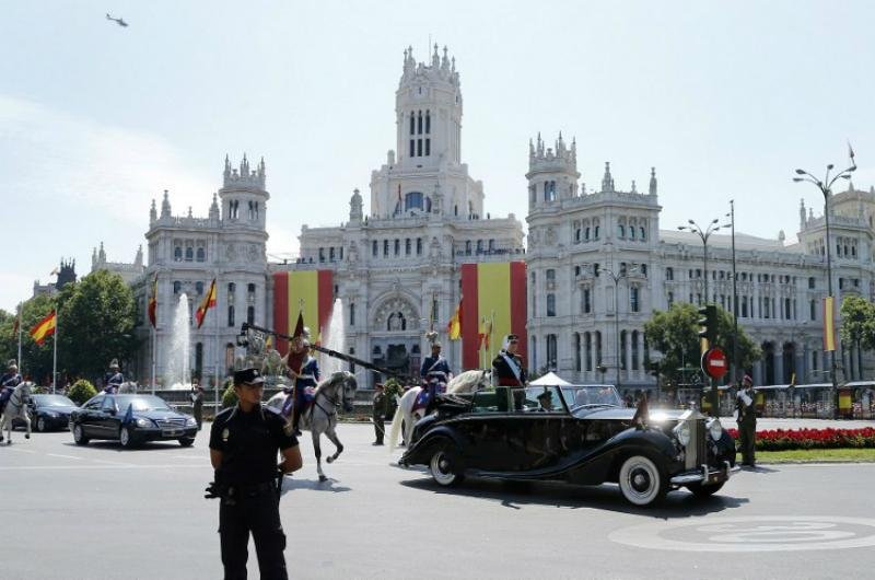 Madri est&aacute; enfeitada para a coroa&ccedil;&atilde;o de Felipe VI