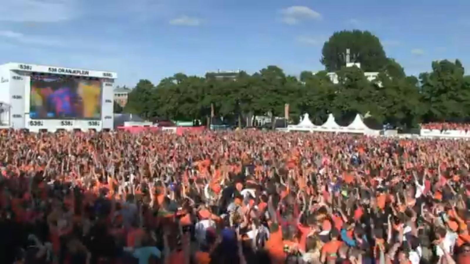Torcida holandesa comemorou vit&oacute;ria sobre a Austr&aacute;lia