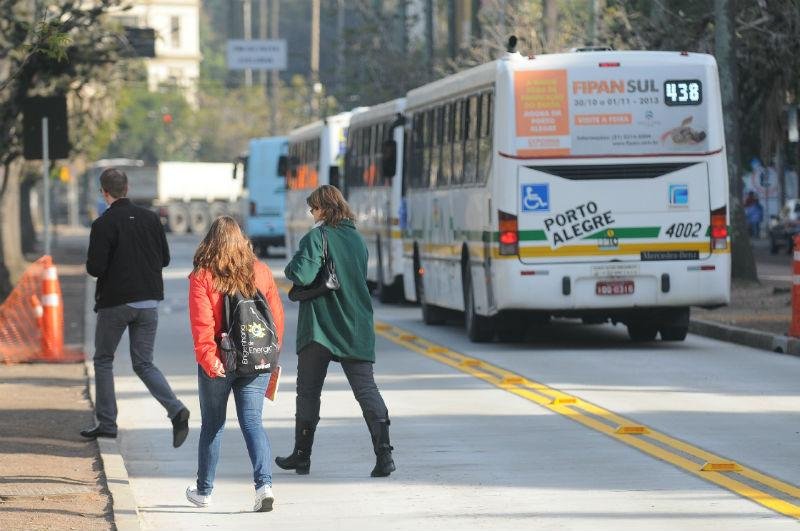 EPTC reduz hor&aacute;rios das linhas de &ocirc;nibus em Porto Alegre nesta sexta