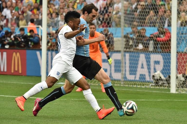 Uruguai e Inglaterra se enfrentam na Arena Corinthians