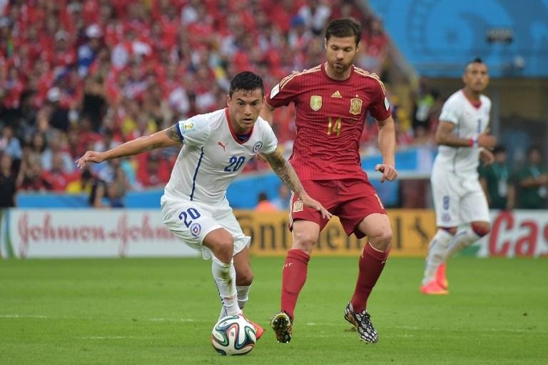 Jogador do Inter marcou segundo gol do Chile contra a Espanha