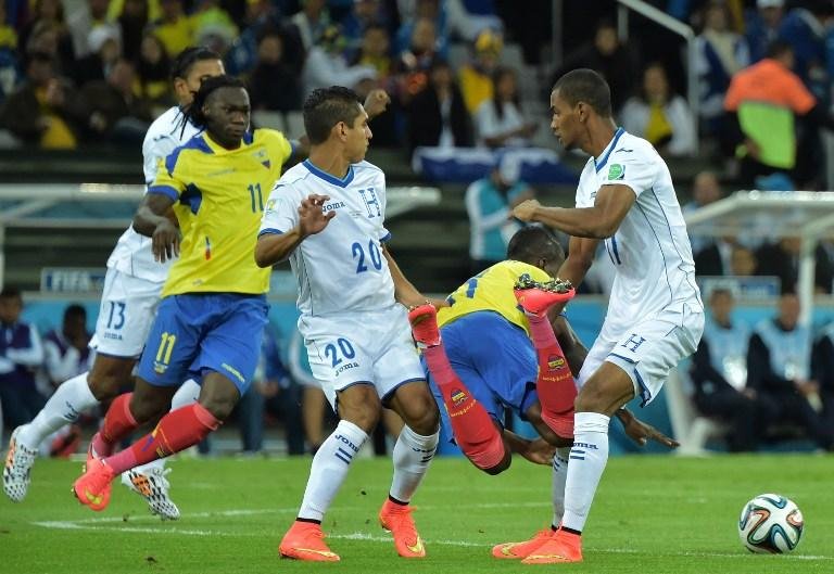 Equador e Honduras fazem duelo dos desesperados