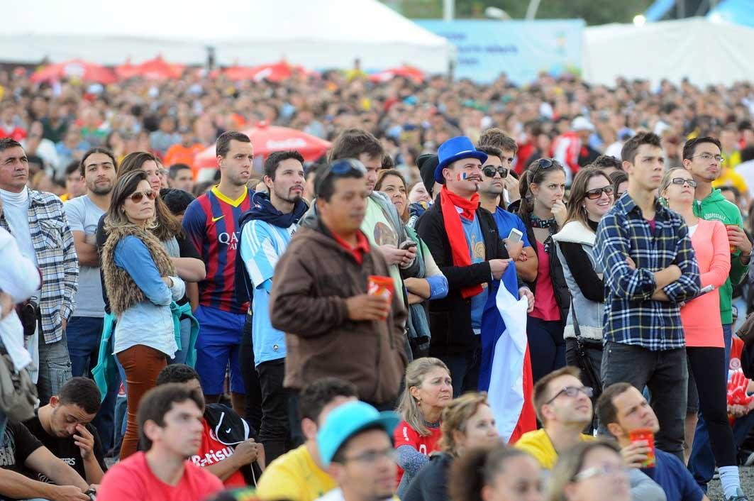Tel&otilde;es podem ser instalados na &aacute;rea externa da Fan Fest, em Porto Alegre