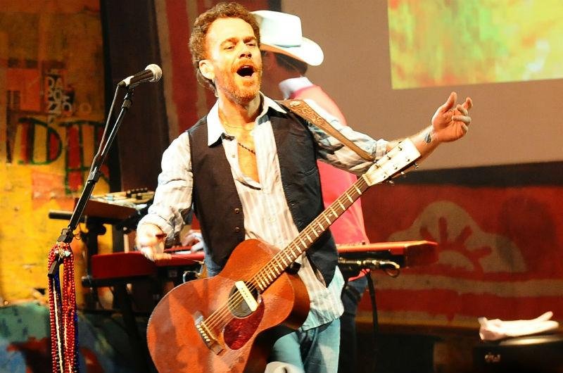 Nando Reis se apresenta no domingo em Novo Hamburgo