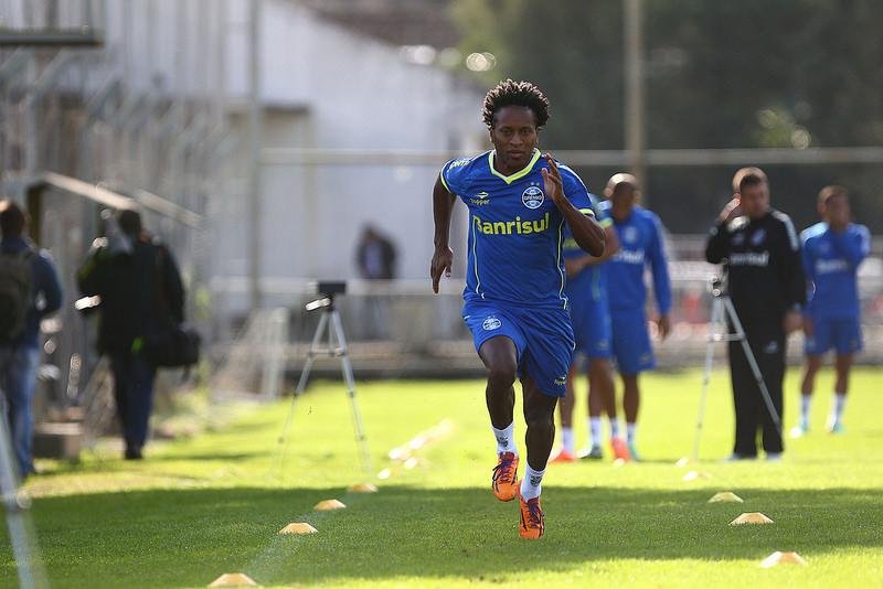 Z&eacute; Roberto fez um trabalho de corridas curtas no treino desta sexta