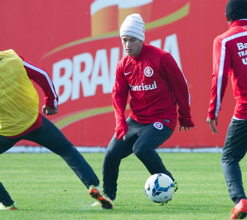 Ot&aacute;vio retornou aos treinos depois de passar por cirurgia na m&atilde;o direita