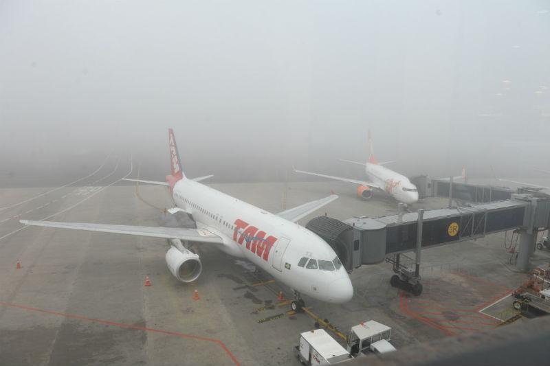 Salgado Filho est&aacute; fechado para pousos e decolagens devido &agrave; neblina