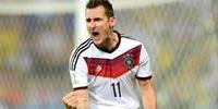 Klose iguala Ronaldo, mas Alemanha empata com Gana 