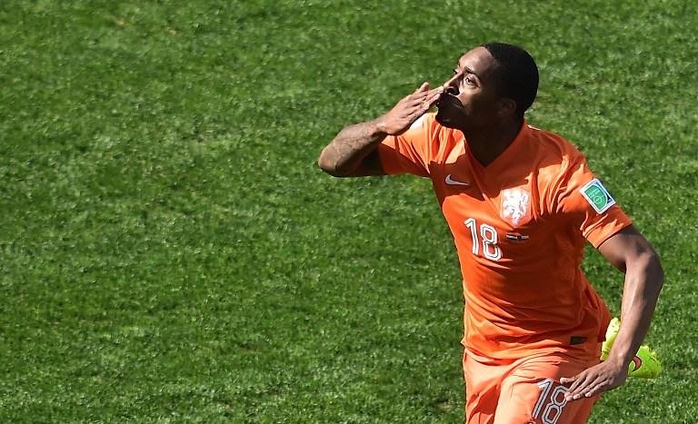 Memphis marcou segundo gol da Holanda na vit&oacute;ria sobre Chile