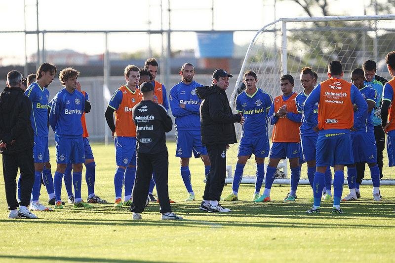 Enderson testa trio ofensivo no Gr&ecirc;mio