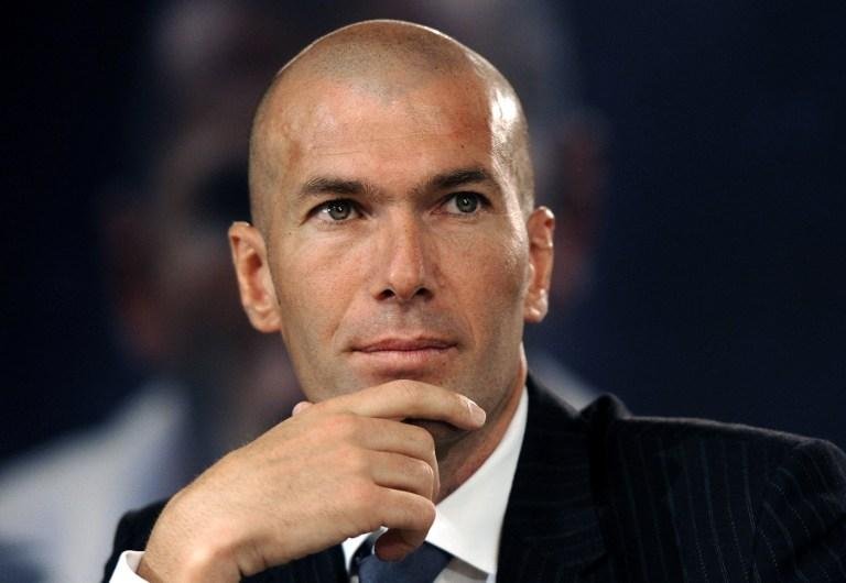 Zidane treinar&aacute; o Real Madrid B na pr&oacute;xima temporada  