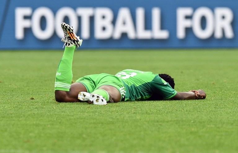 Fratura de Babatunde ocorreu com um chute de um advers&aacute;rio