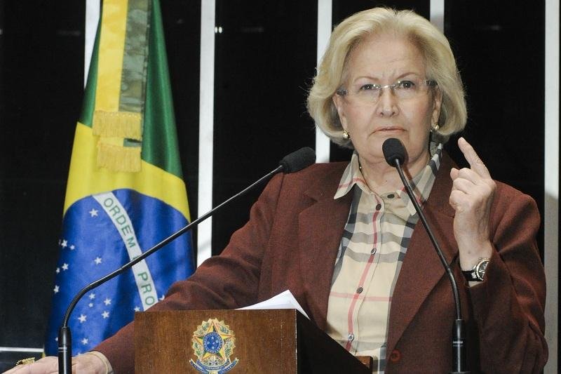 Senadora &eacute; contr&aacute;ria ao apoio do seu partido &agrave; reelei&ccedil;&atilde;o da presidente