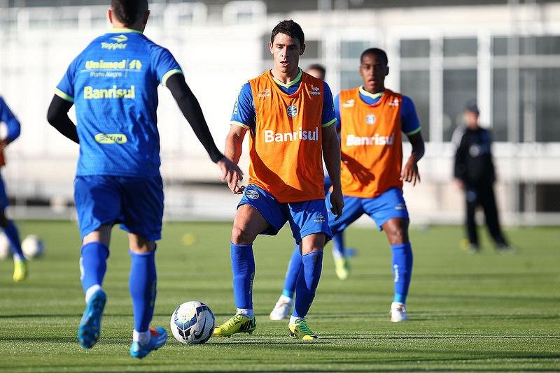 Gr&ecirc;mio deposita confian&ccedil;a em Giuliano para melhorar ataque