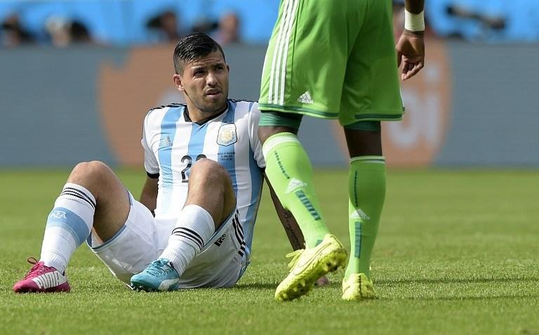 Les&atilde;o tira Ag&uuml;ero da Copa do Mundo
