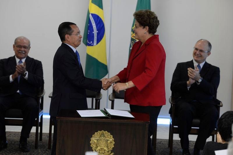 Dilma participa de cerim&ocirc;nia de posse aos ministros dos Transportes e da Secretaria de Portos