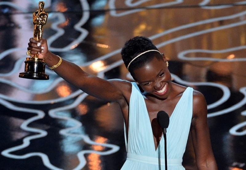 Lupita levou a estatueta de melhor atriz coadjuvante em 2014