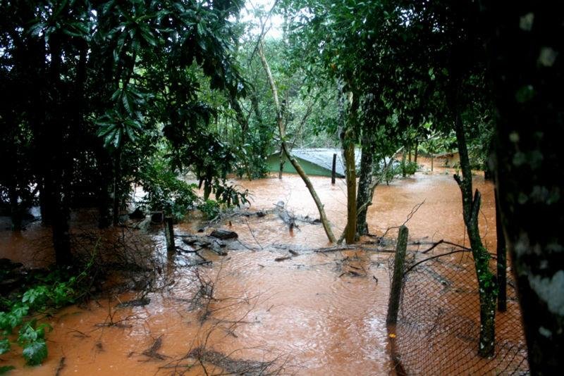Cheia do Rio Uruguai provocou destrui&ccedil;&atilde;o no Norte e no Noroeste do RS