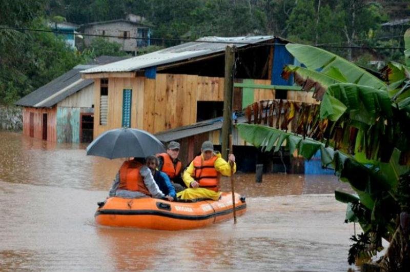 Cheia do rio Uruguai causou alagamentos em Ira&iacute;