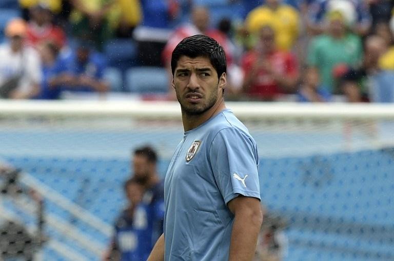 Valcke diz que Su&aacute;rez precisa de tratamento para n&atilde;o repetir mordida